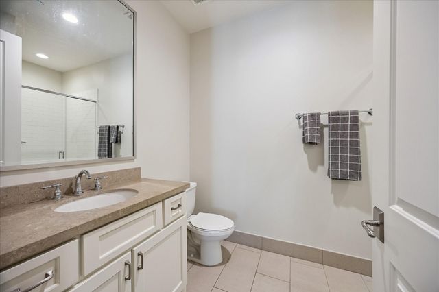 3928 W Main Street, Houston, TX 77027