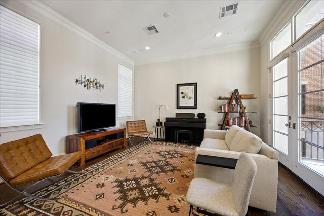 3928 W Main Street, Houston, TX 77027