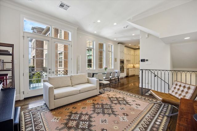 3928 W Main Street, Houston, TX 77027
