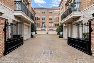 3928 W Main Street, Houston, TX 77027
