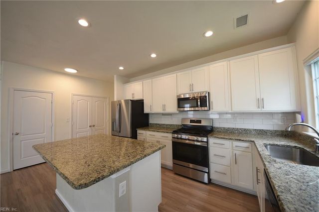 126 Peck LN, Suffolk, VA 23434