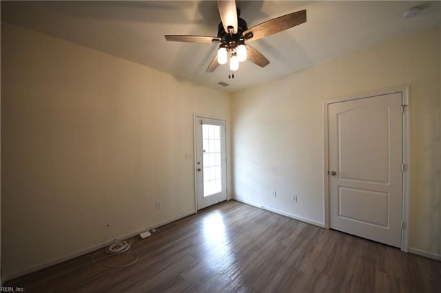 126 Peck LN, Suffolk, VA 23434