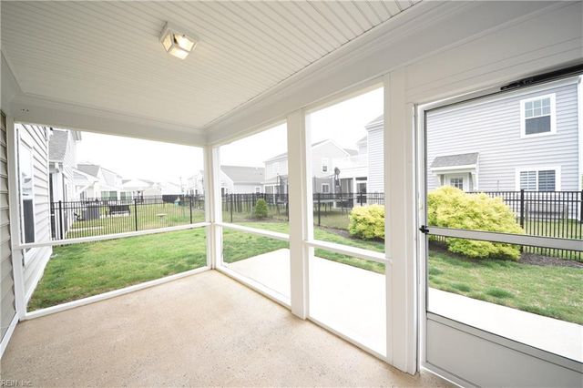 126 Peck LN, Suffolk, VA 23434