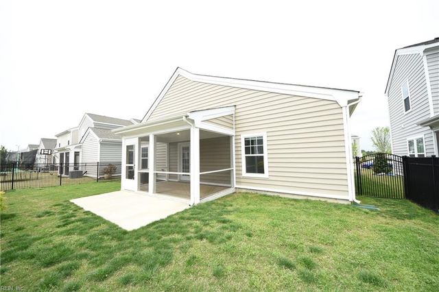 126 Peck LN, Suffolk, VA 23434