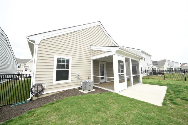 126 Peck LN, Suffolk, VA 23434