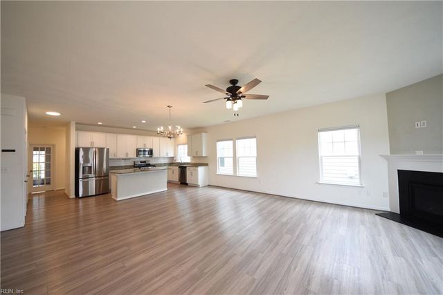 126 Peck LN, Suffolk, VA 23434