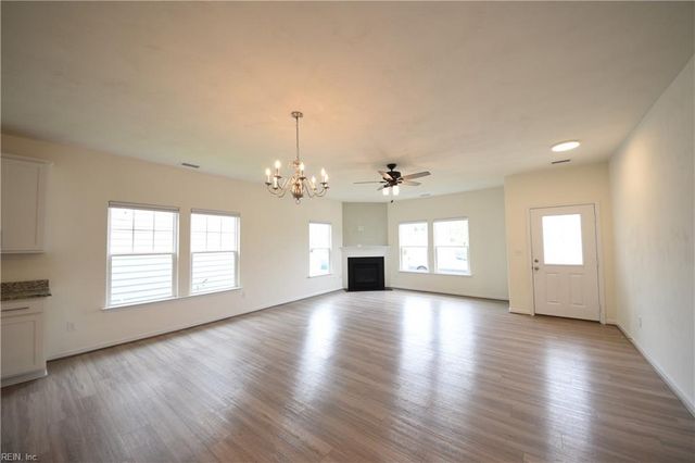 126 Peck LN, Suffolk, VA 23434