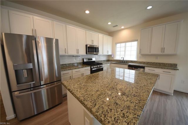 126 Peck LN, Suffolk, VA 23434