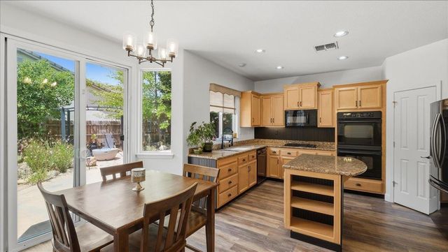 6070 Orchard View Dr, Elk Grove, CA 95757