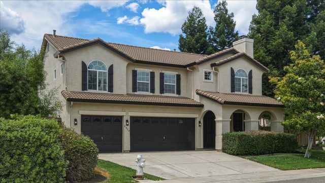 6070 Orchard View Dr, Elk Grove, CA 95757