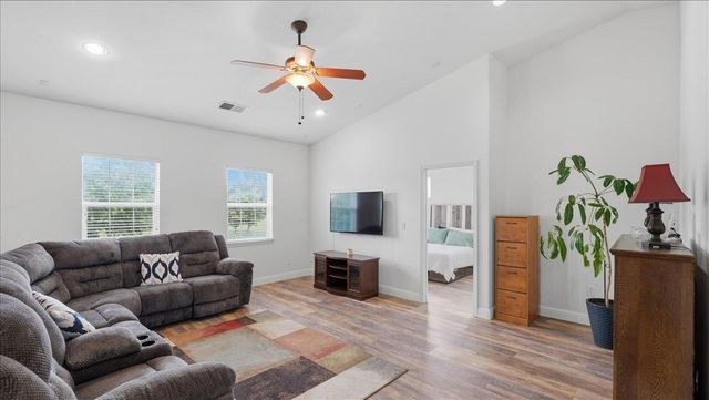6070 Orchard View Dr, Elk Grove, CA 95757
