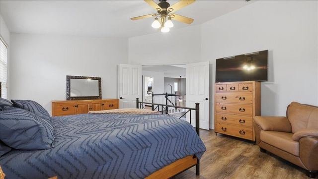 6070 Orchard View Dr, Elk Grove, CA 95757