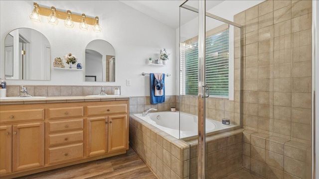 6070 Orchard View Dr, Elk Grove, CA 95757