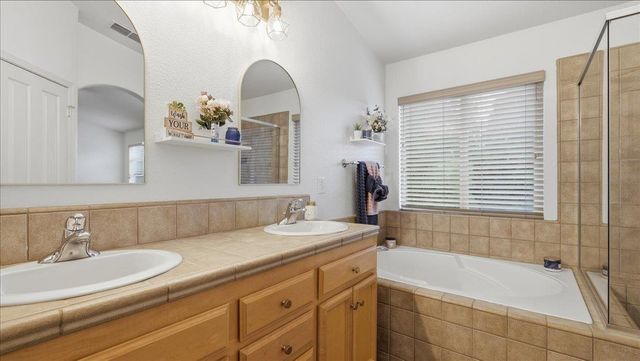 6070 Orchard View Dr, Elk Grove, CA 95757