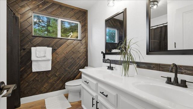 6070 Orchard View Dr, Elk Grove, CA 95757