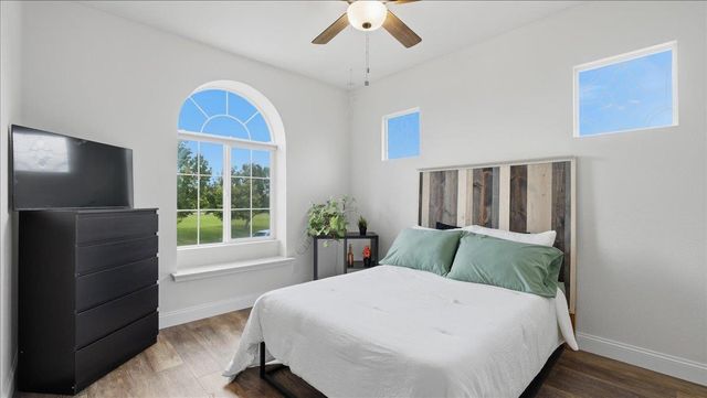 6070 Orchard View Dr, Elk Grove, CA 95757