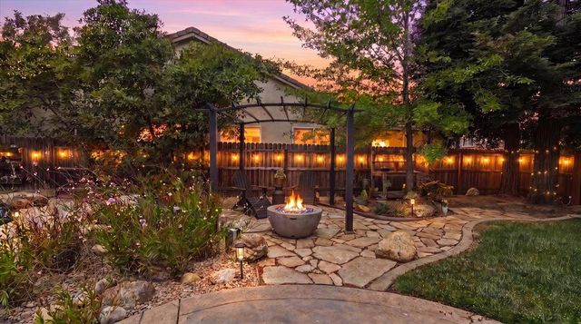 6070 Orchard View Dr, Elk Grove, CA 95757