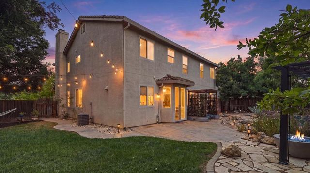 6070 Orchard View Dr, Elk Grove, CA 95757