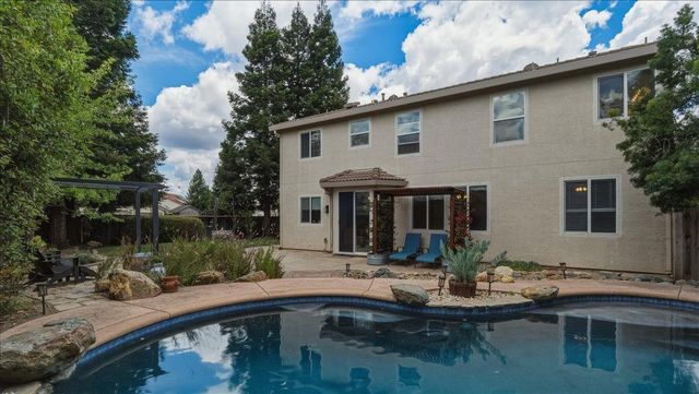 6070 Orchard View Dr, Elk Grove, CA 95757