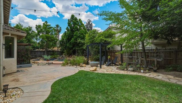 6070 Orchard View Dr, Elk Grove, CA 95757