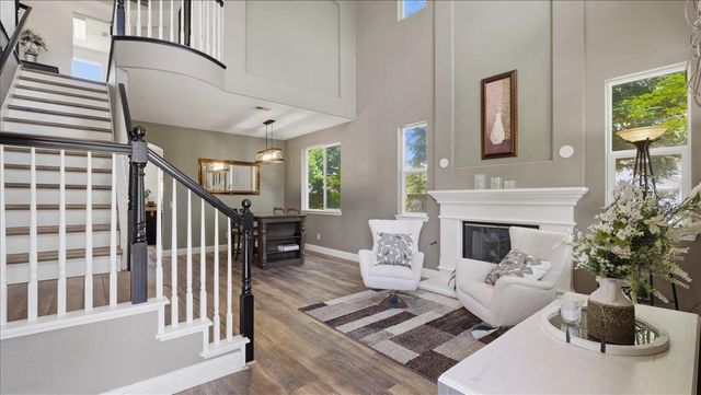 6070 Orchard View Dr, Elk Grove, CA 95757
