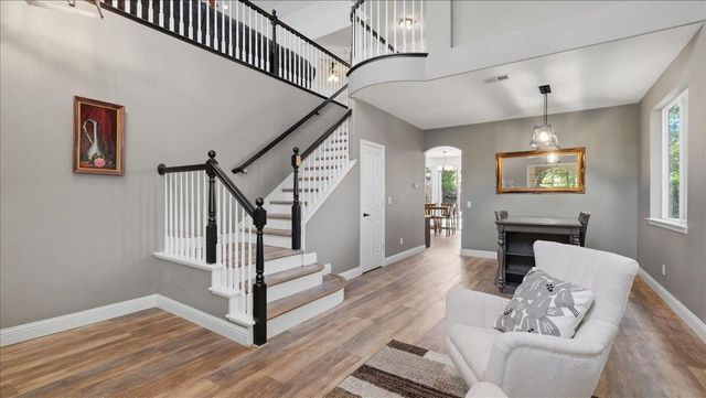 6070 Orchard View Dr, Elk Grove, CA 95757