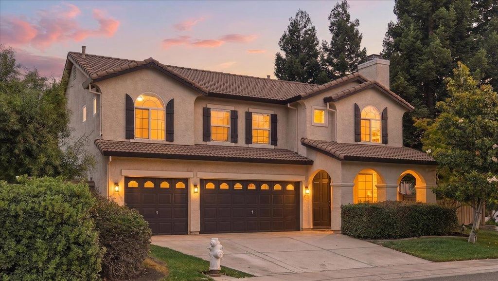 6070 Orchard View Dr, Elk Grove, CA 95757