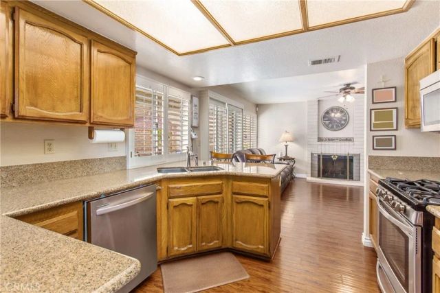 6454 N Beechwood Avenue, San Bernardino, CA 92407