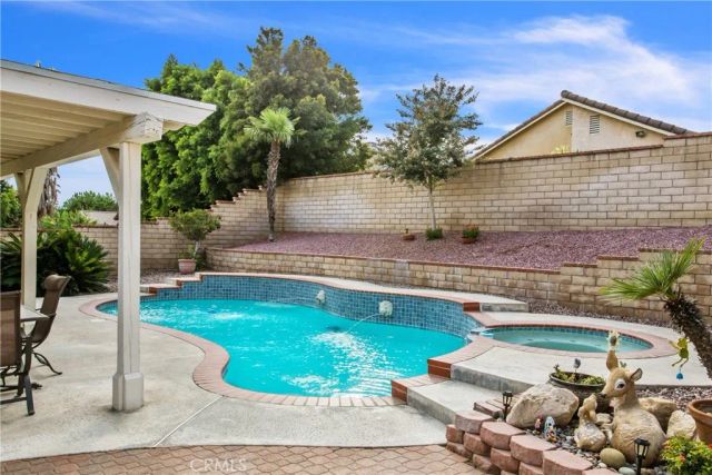 6454 N Beechwood Avenue, San Bernardino, CA 92407