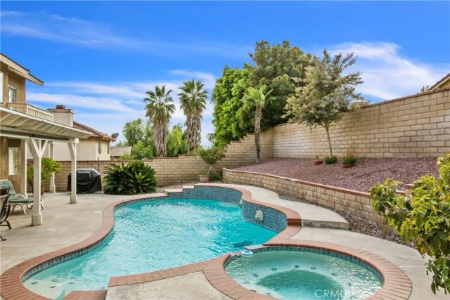 6454 N Beechwood Avenue, San Bernardino, CA 92407