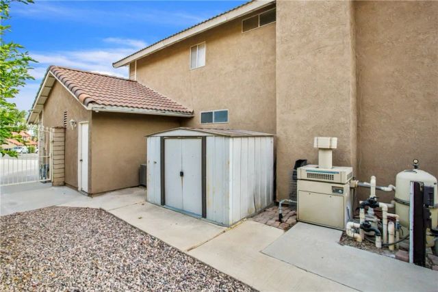 6454 N Beechwood Avenue, San Bernardino, CA 92407