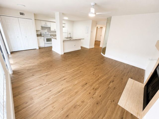 4702 SUTTON TERRACE 108, Orlando, FL 32811