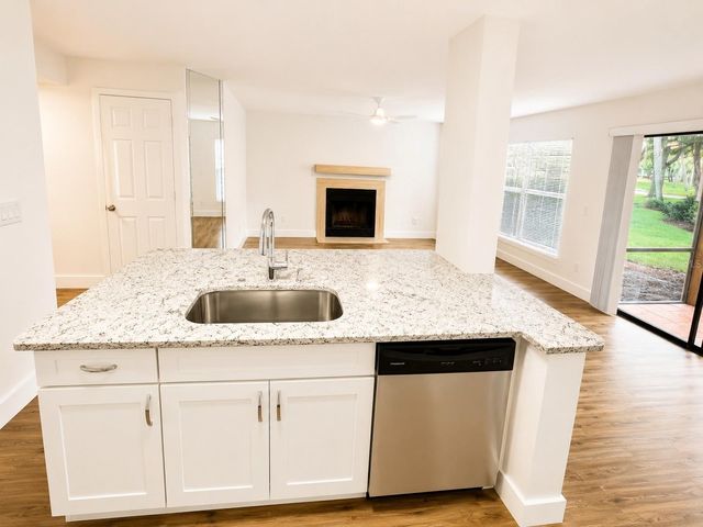 4702 SUTTON TERRACE 108, Orlando, FL 32811