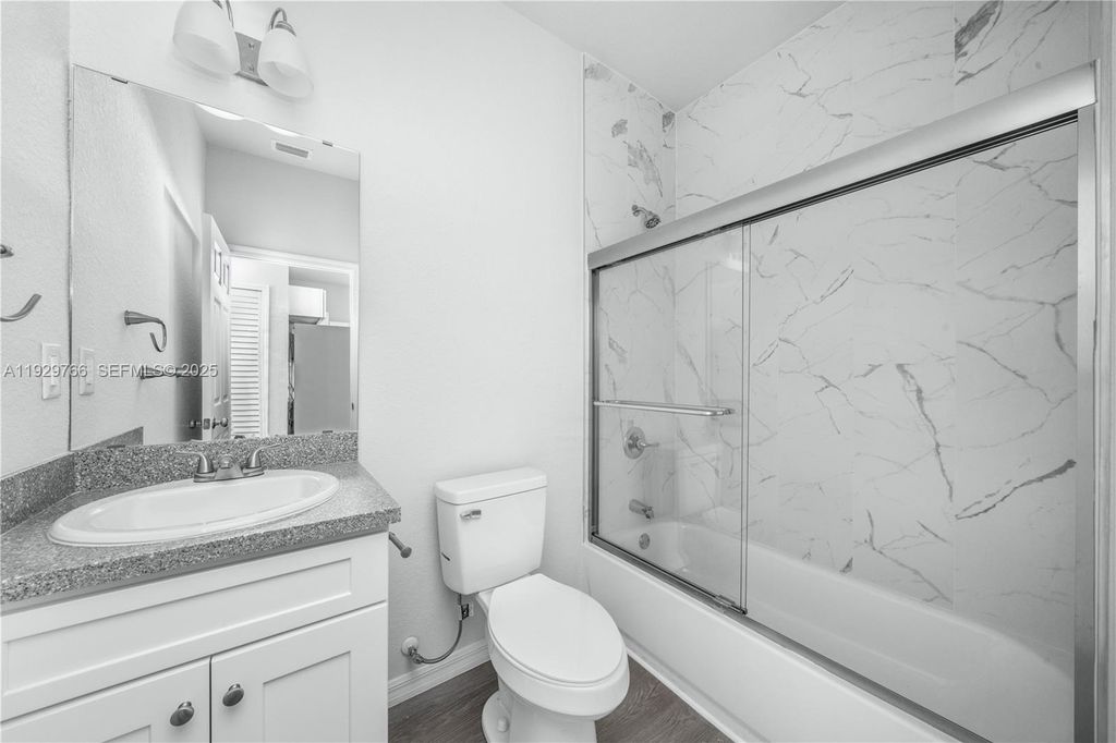 Image 27 of property listing at 1430 Las Villas Blvd, Sebring, FL 33870