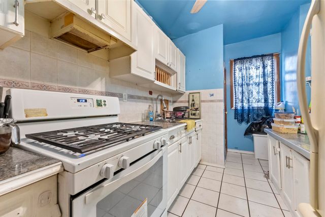 220 ARMSTRONG AVE, Jc, Greenville, NJ 07305