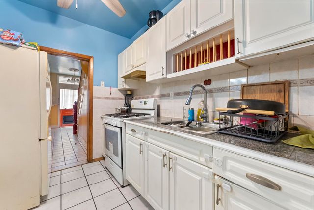 220 ARMSTRONG AVE, Jc, Greenville, NJ 07305