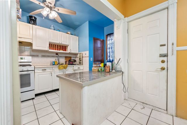 220 ARMSTRONG AVE, Jc, Greenville, NJ 07305