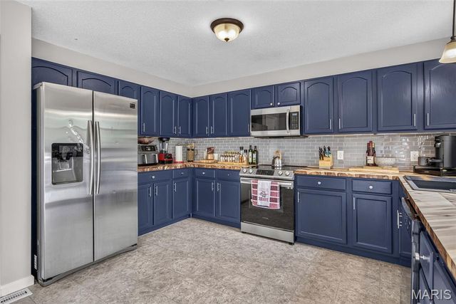 107 Ezekiel Court, Hillsboro, MO 63050