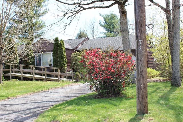 158 Woodcrest Rd, Springfield, MA 01029