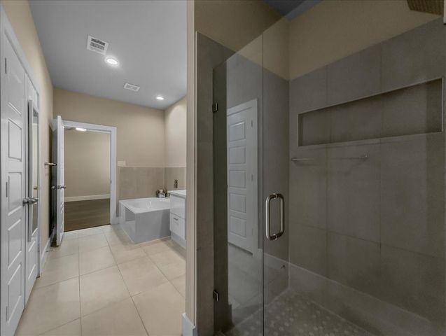 614 N M L King Jr Boulevard, Grand Prairie, TX 75050