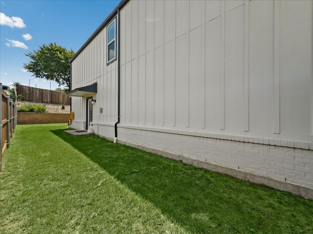 614 N M L King Jr Boulevard, Grand Prairie, TX 75050