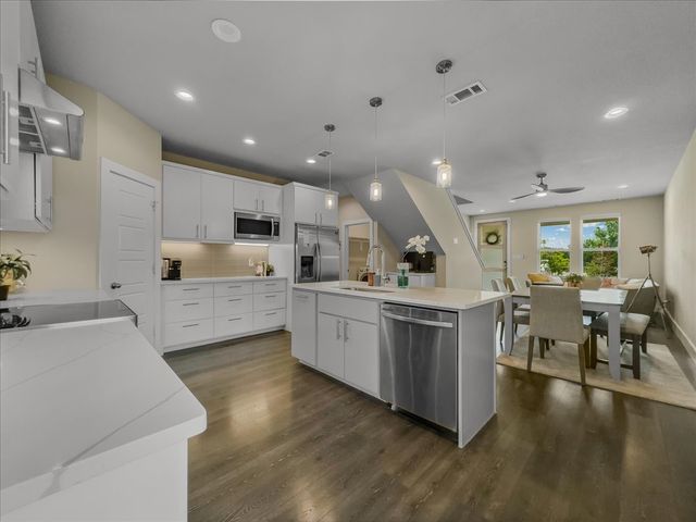 614 N M L King Jr Boulevard, Grand Prairie, TX 75050