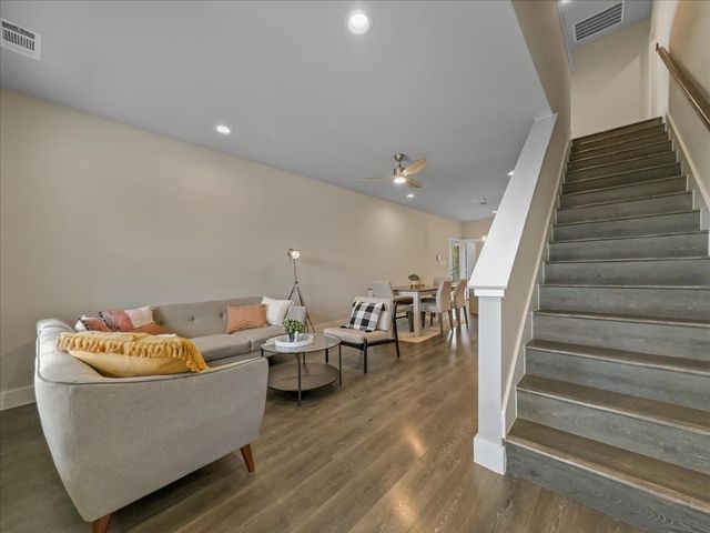 614 N M L King Jr Boulevard, Grand Prairie, TX 75050