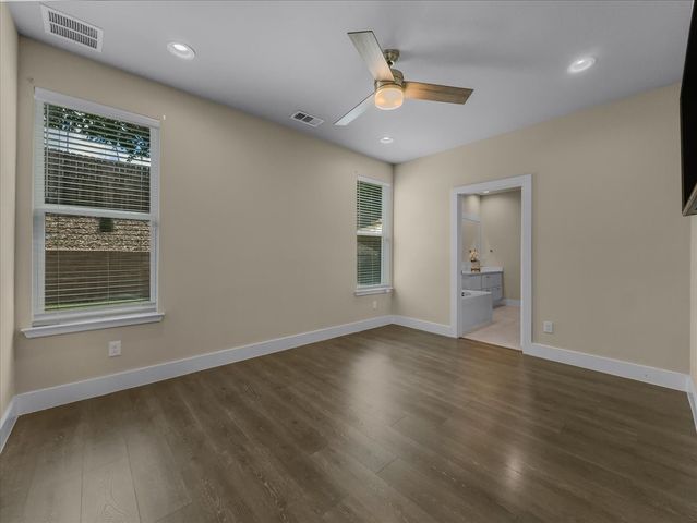 614 N M L King Jr Boulevard, Grand Prairie, TX 75050