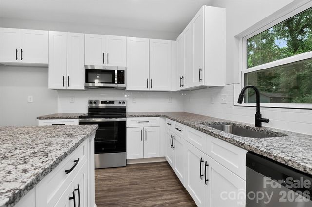 300 Margarette Avenue, Belmont, NC 28012