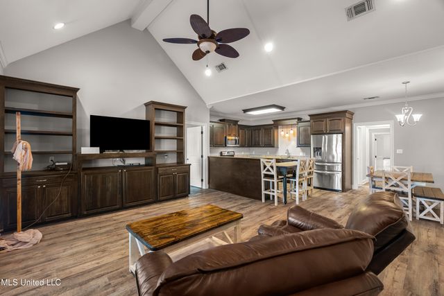 125 Canty Rayborn Road, Sumrall, MS 39482