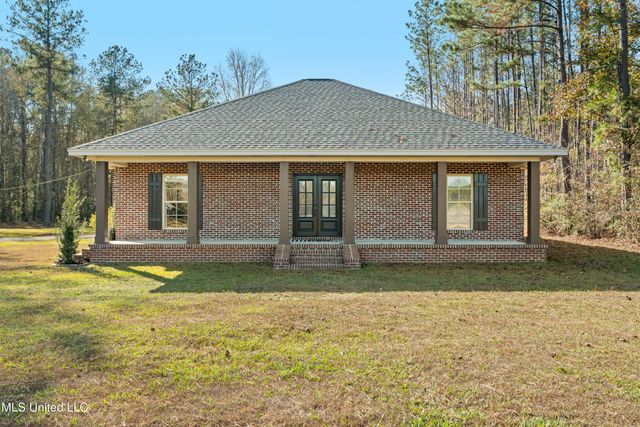 125 Canty Rayborn Road, Sumrall, MS 39482