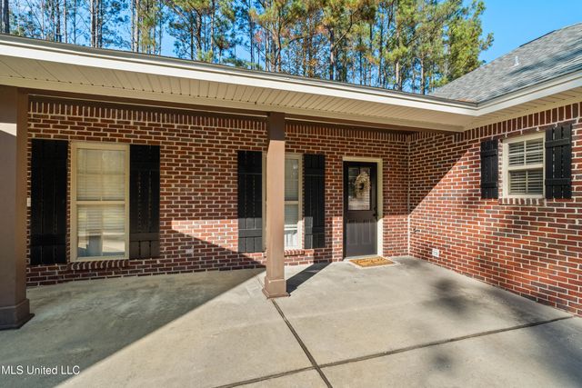 125 Canty Rayborn Road, Sumrall, MS 39482
