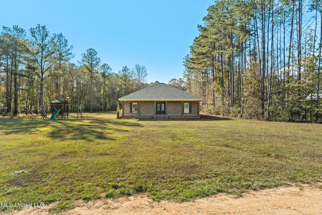 125 Canty Rayborn Road, Sumrall, MS 39482