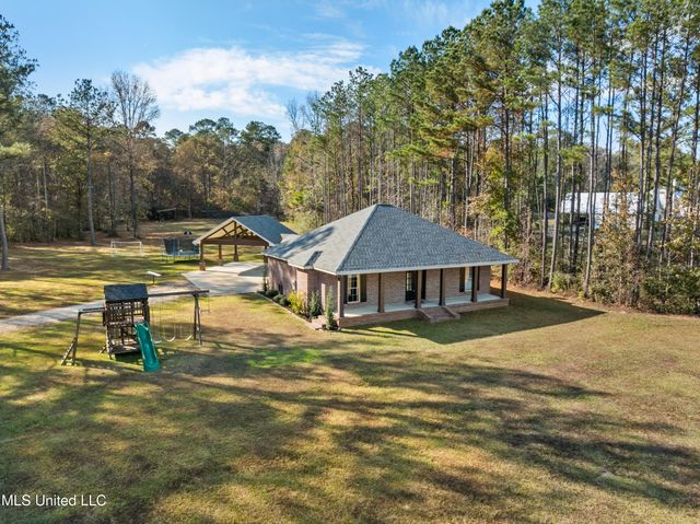 125 Canty Rayborn Road, Sumrall, MS 39482